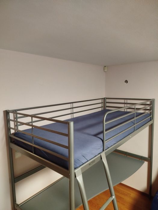 Легло и бюро в едно