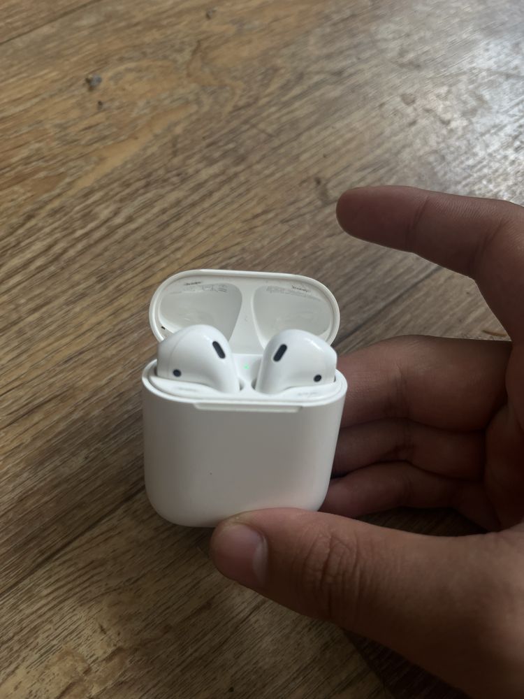 Продаются AirPods 1