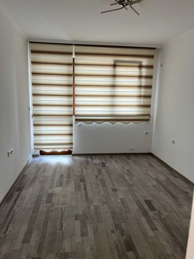 Дава се под наем Тристаен апартамент в Айтос - 80 кв.м за 300 € - Снимка #6