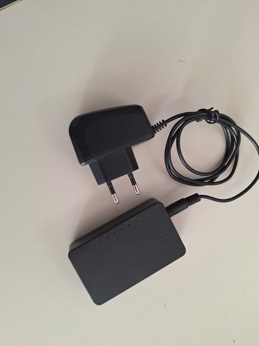 Switch 5 porturi 10/100Mb mini Alien