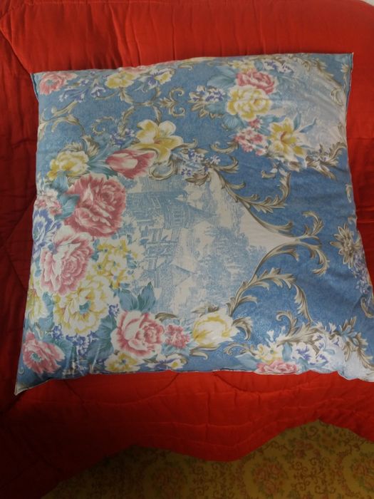 Подушки перьевые, подушки  диванные