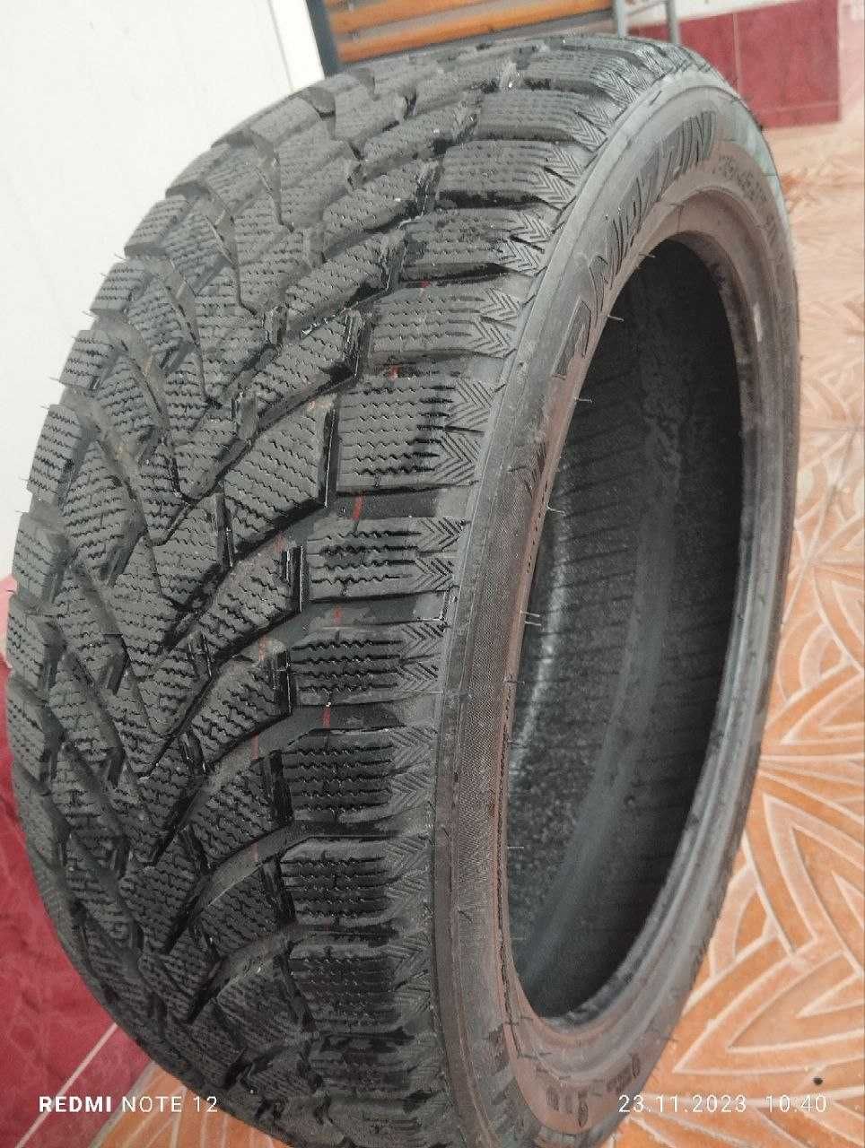 Зимние шины 215/45R17 Mazzini