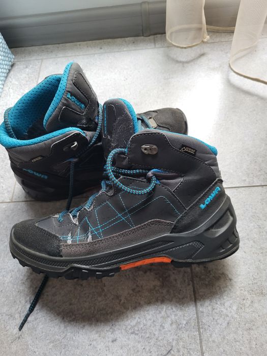 Дамски туристически боти Lowa