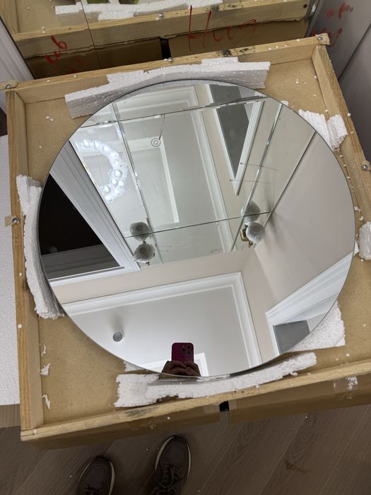 Продам зеркало новое с подсветкой