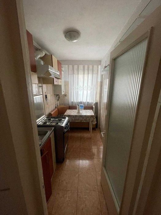 Apartament 2 camere, semidecomandat, etaj 1 - Strada Maratei