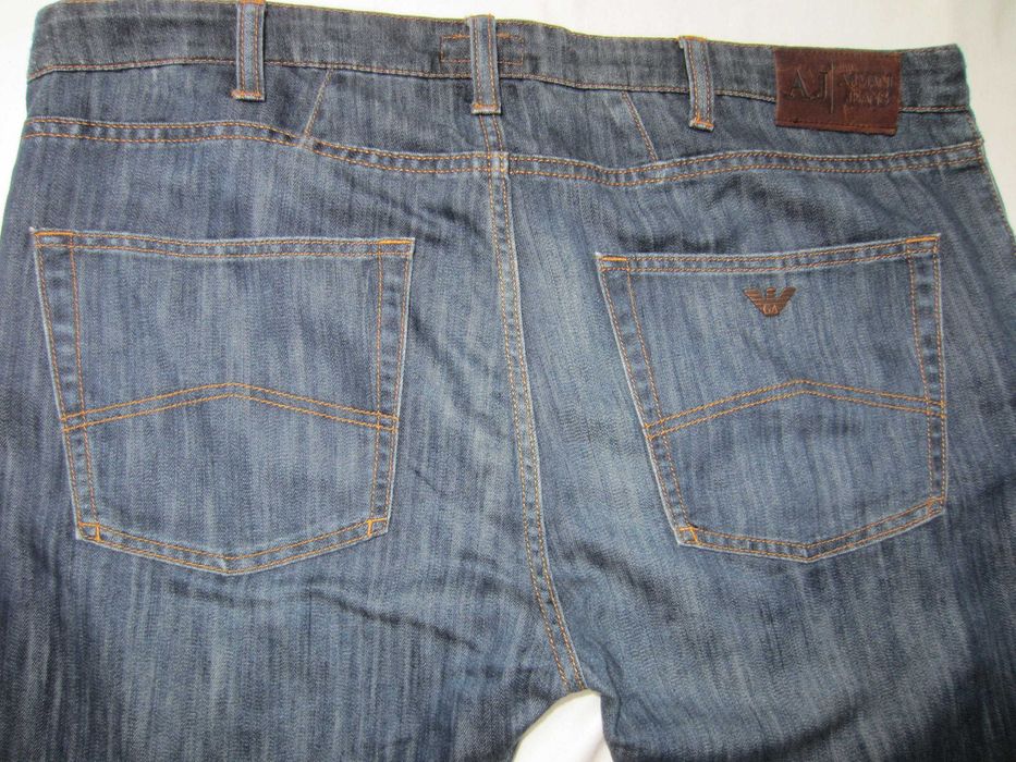 Blugi Armani W40 L30,Talie=104cm,Lung=97cm,croiala dreapta