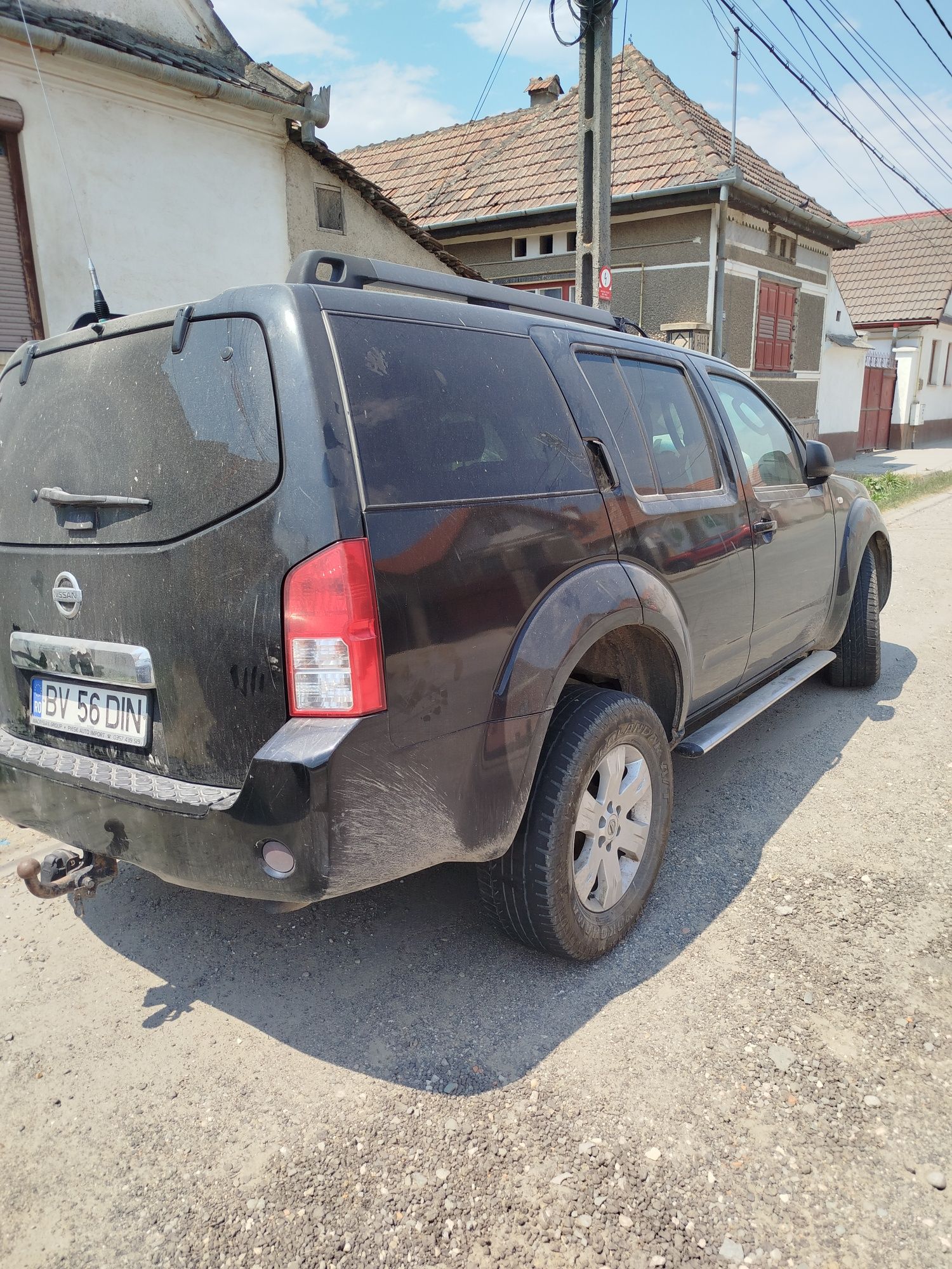 Nissan pathfinder 2007 motor 2500 173 cp  avariat partea stângă față