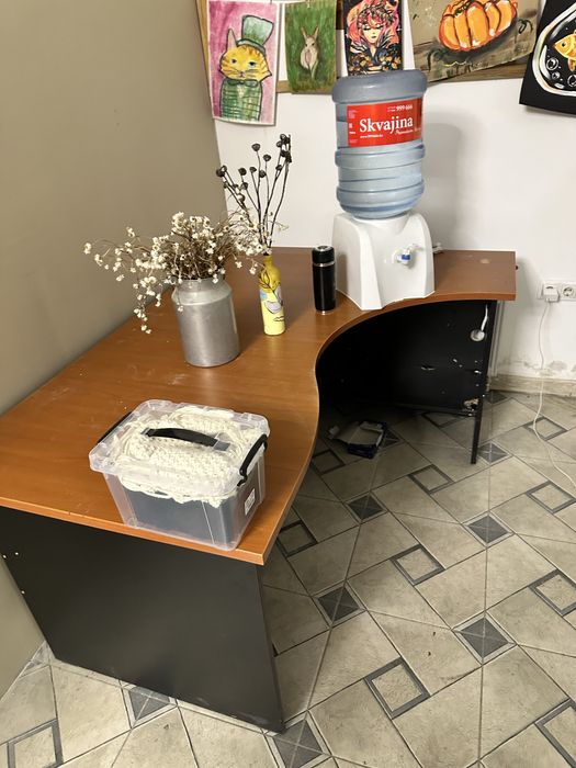 Офисный стол угловой