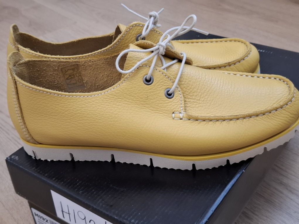 Bigotti,boat shoes galbeni piele.