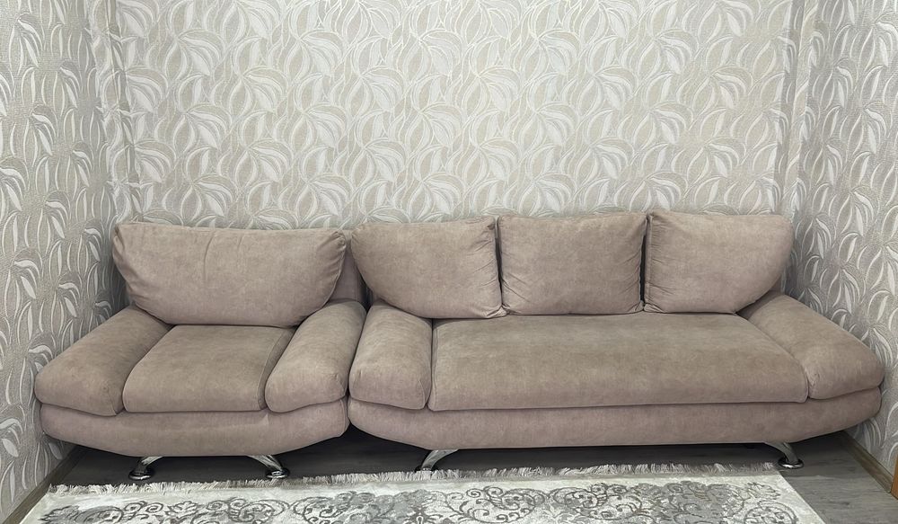 Продам диван с креслами