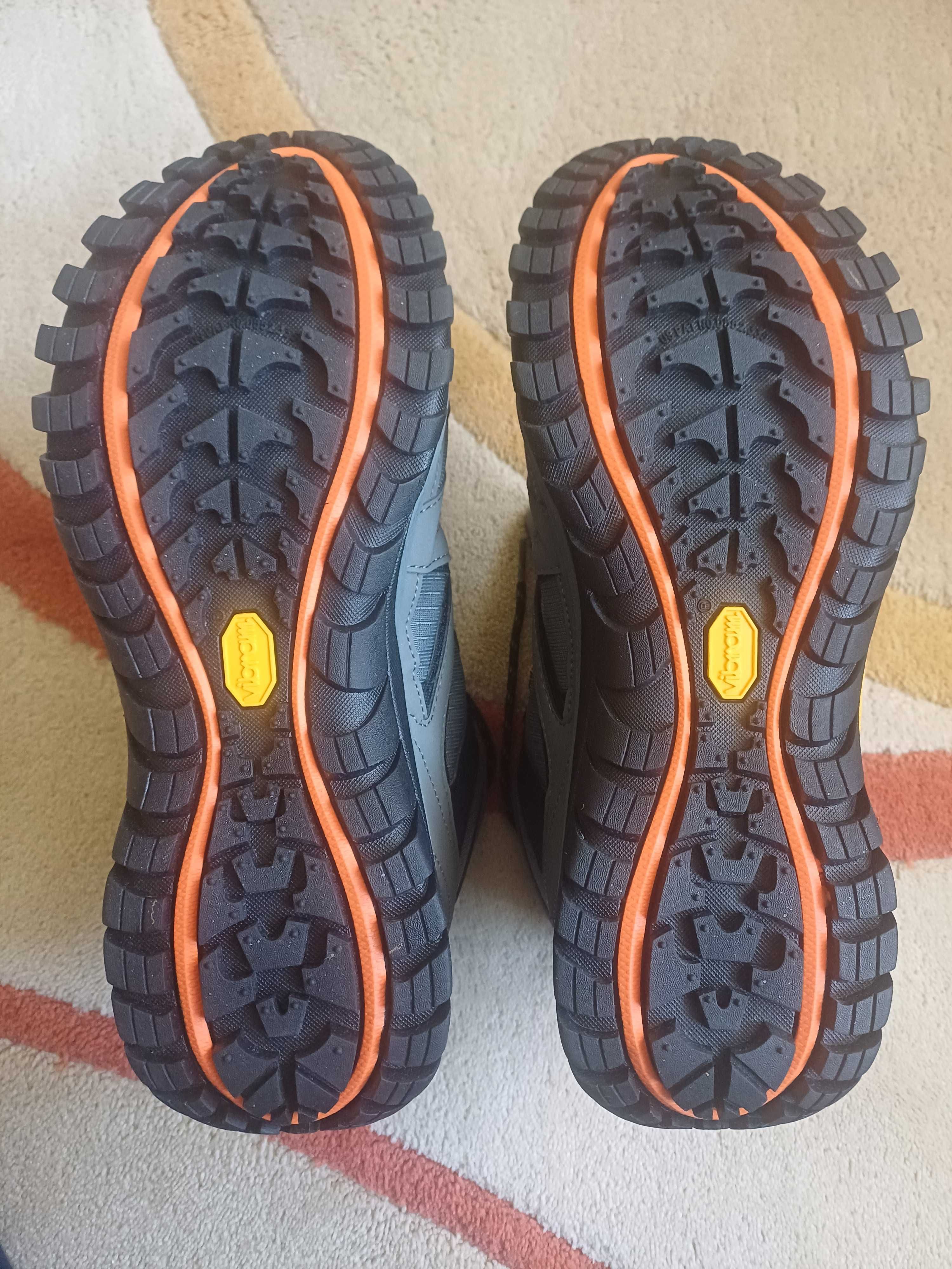 Ghete Merrell Bryce Mid GTX 44 NOI impermeabile