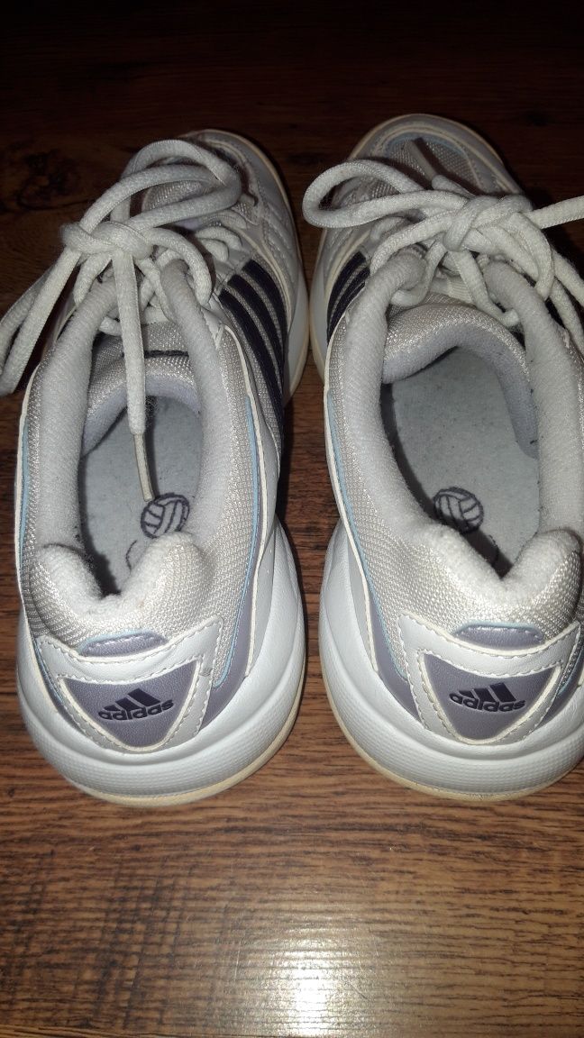 Маратонки Adidas Найк