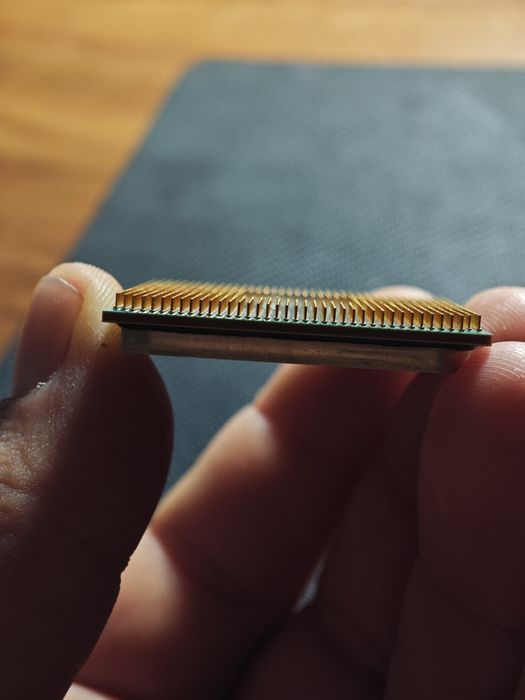 Vând procesor Ryzen 3 / intel