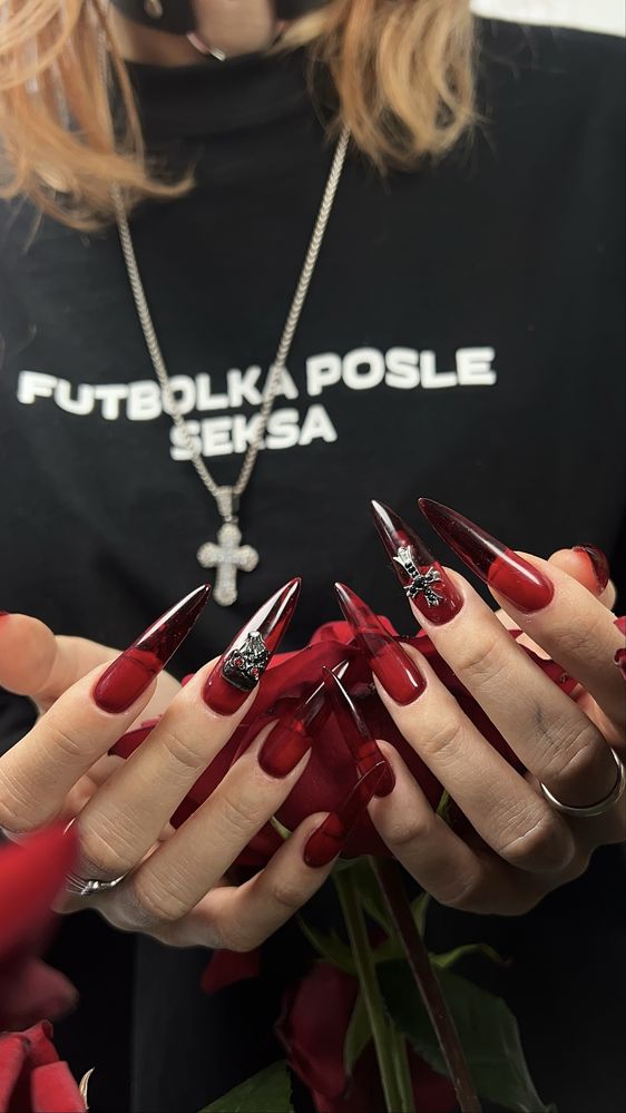 Маникюр Педикюр