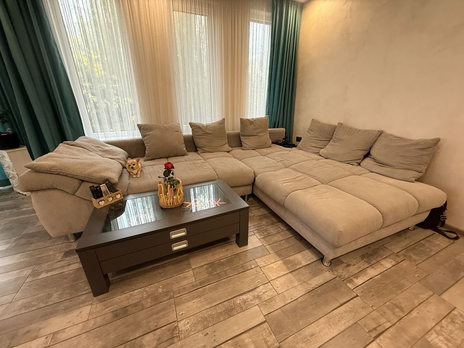 Маса сива със стъкло