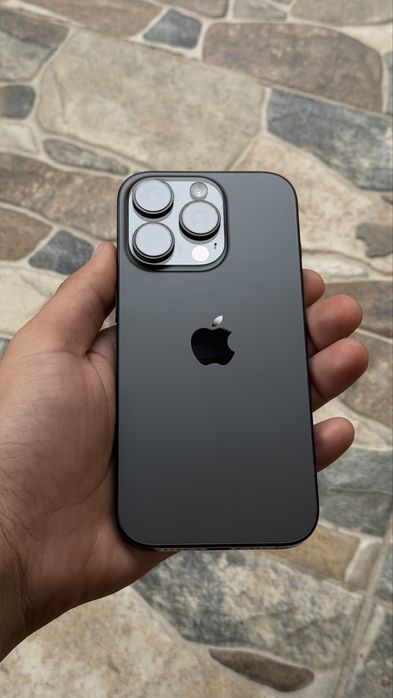 iPhone 16 Pro, 128GB – отлично състояние, 10 месеца гаранция