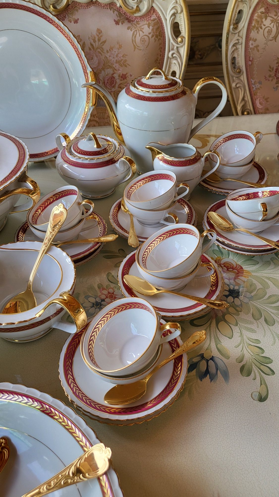 Френски сервиз за хранене и кафе LIMOGES