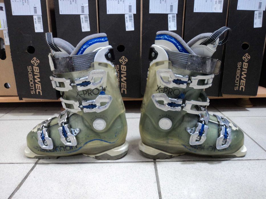 Не новые дамские горнолыжные ботинки SALOMON м-ль X-PRO W р-р 240(38,)