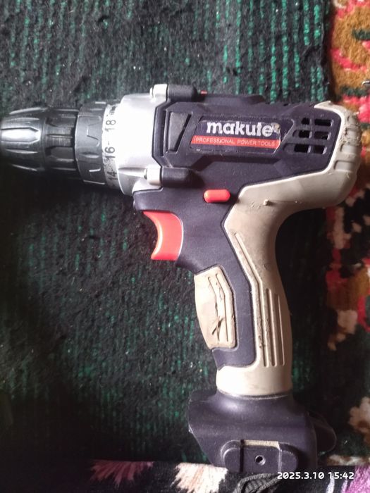 Shuripavor lar  bitta kõk ranglisi ishlaydi patron qõyish kerak