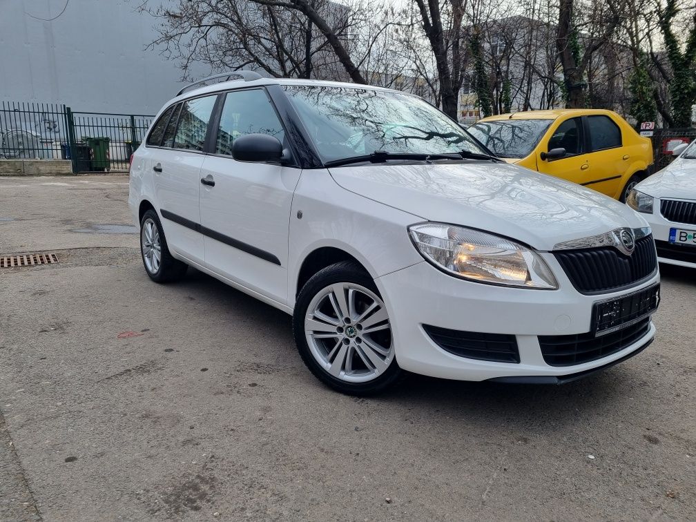 Skoda fabia benzina 1.4 cm  2011 euro 5