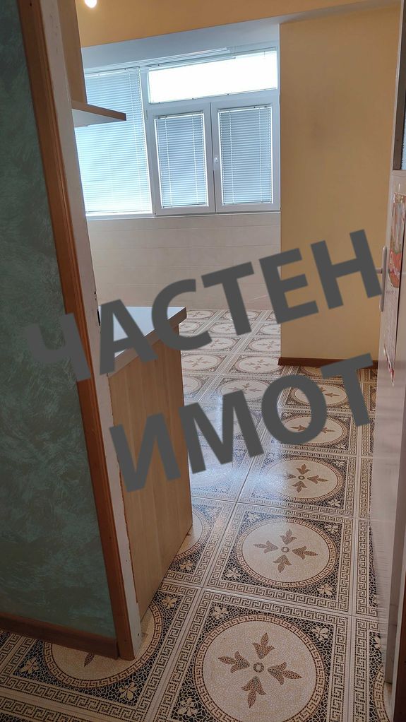 Продава се Едностаен апартамент в Шумен, Център - 41 кв.м за 1928 €/кв.м - Снимка #1
