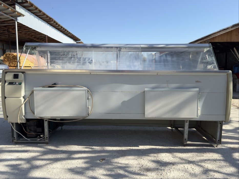 Vand vitrina feigorifica profesionala !