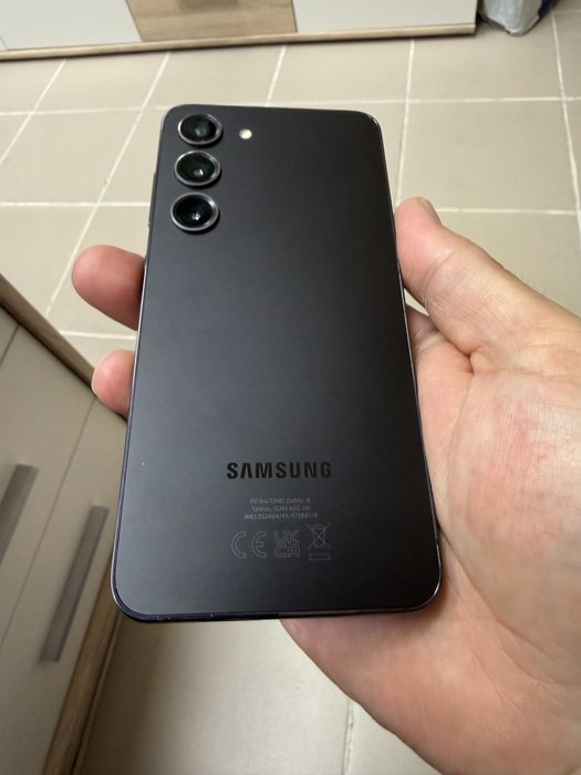 Samsung Galaxy S23 5G 8/128gb отличен