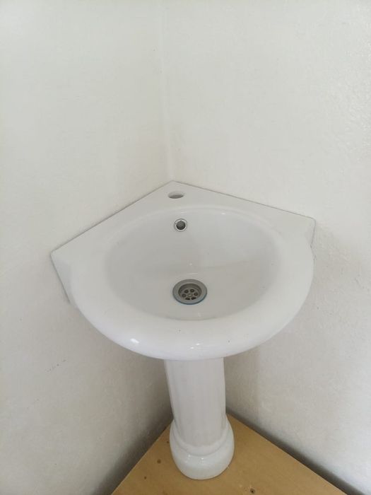 Раковина угловая