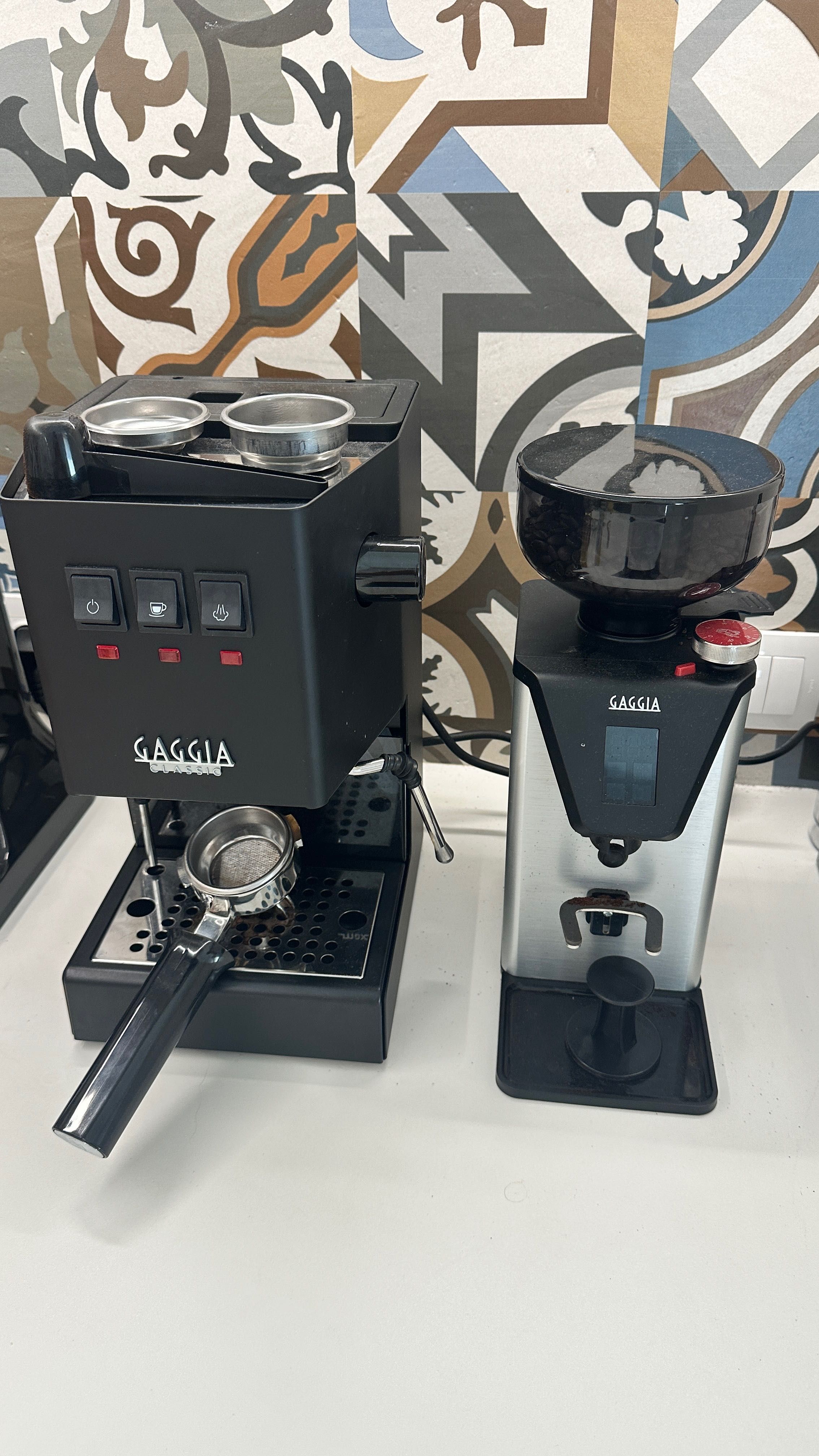 Еспресо сетъп - GAGGIA Classic Evo 2023 RI9481 и мелачка Gaggia MDF55
