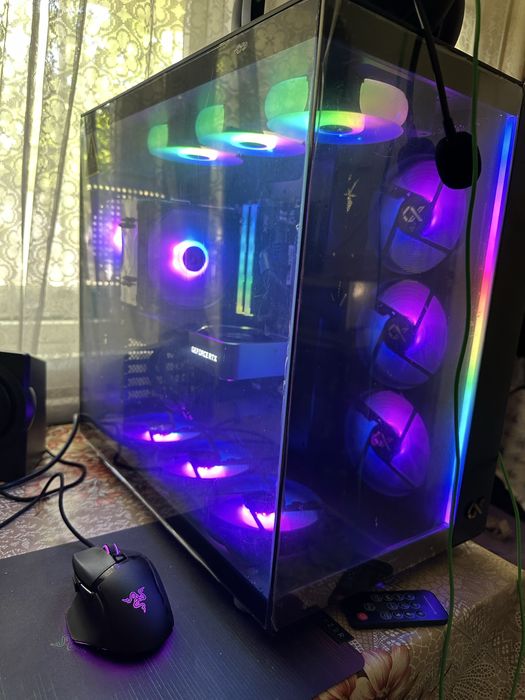 Геймърски компютър+ монитор