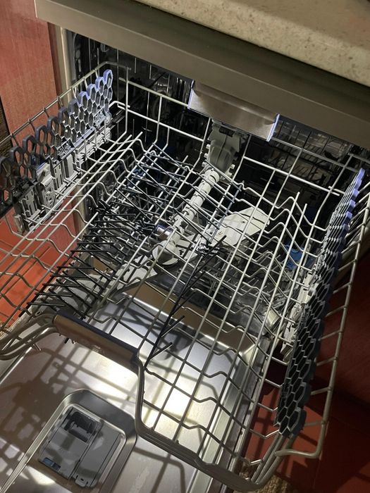 Masina de spalat vase Beko ProSmartInverter, 60x60x85 cm, putin defect