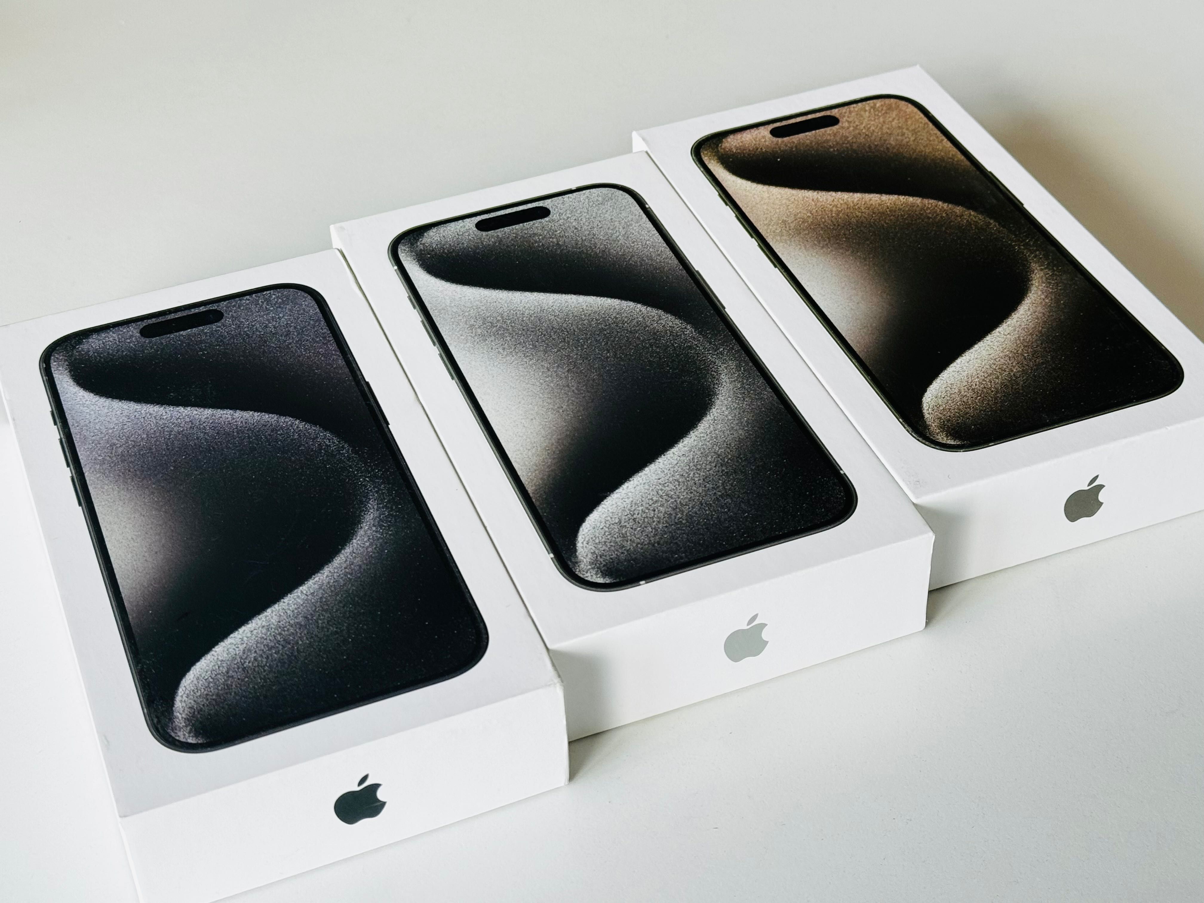 Iphone 15 Pro 256GB Black Natural White TItanium