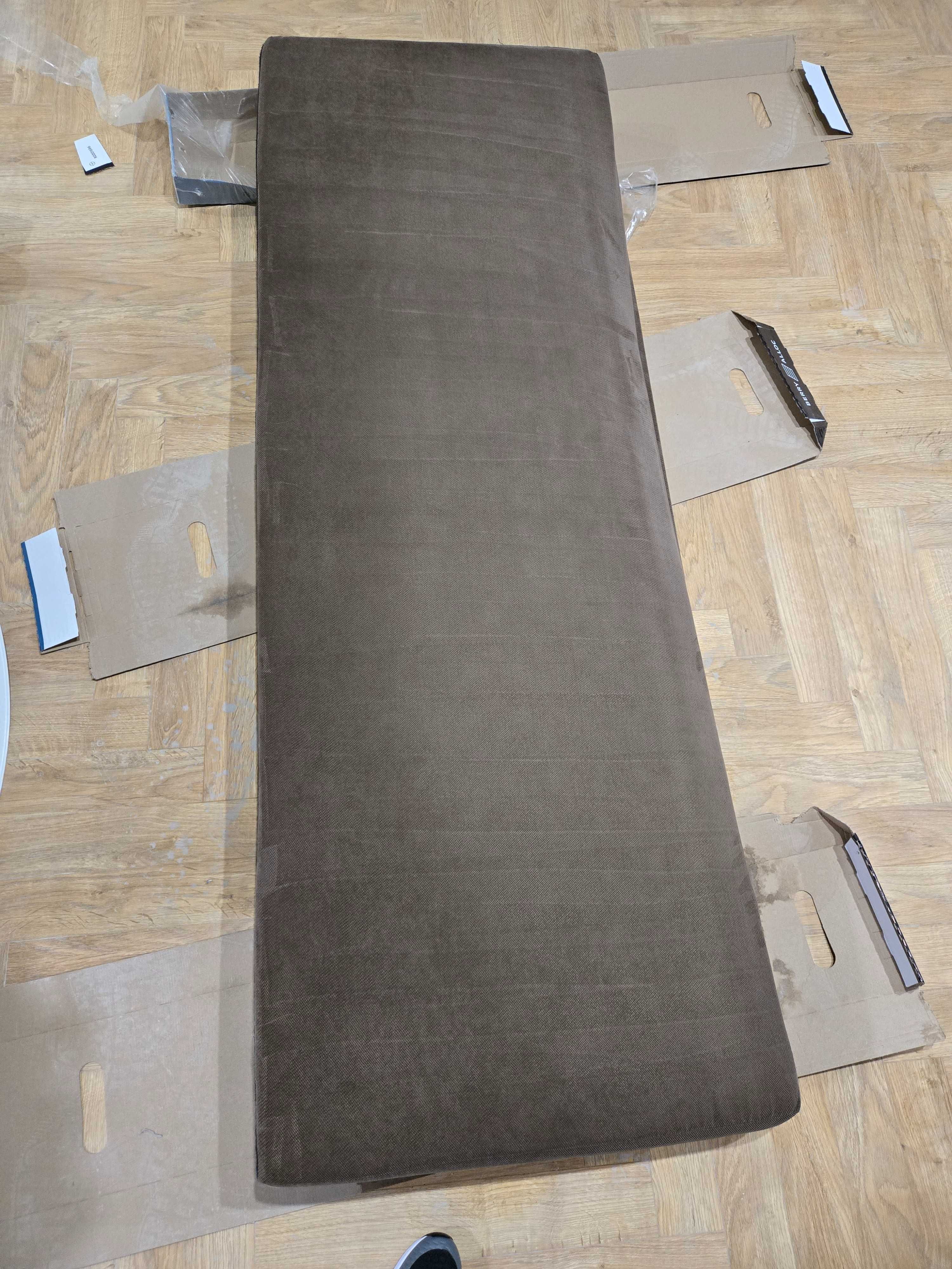 Диван в отлично състояние Младост 2
