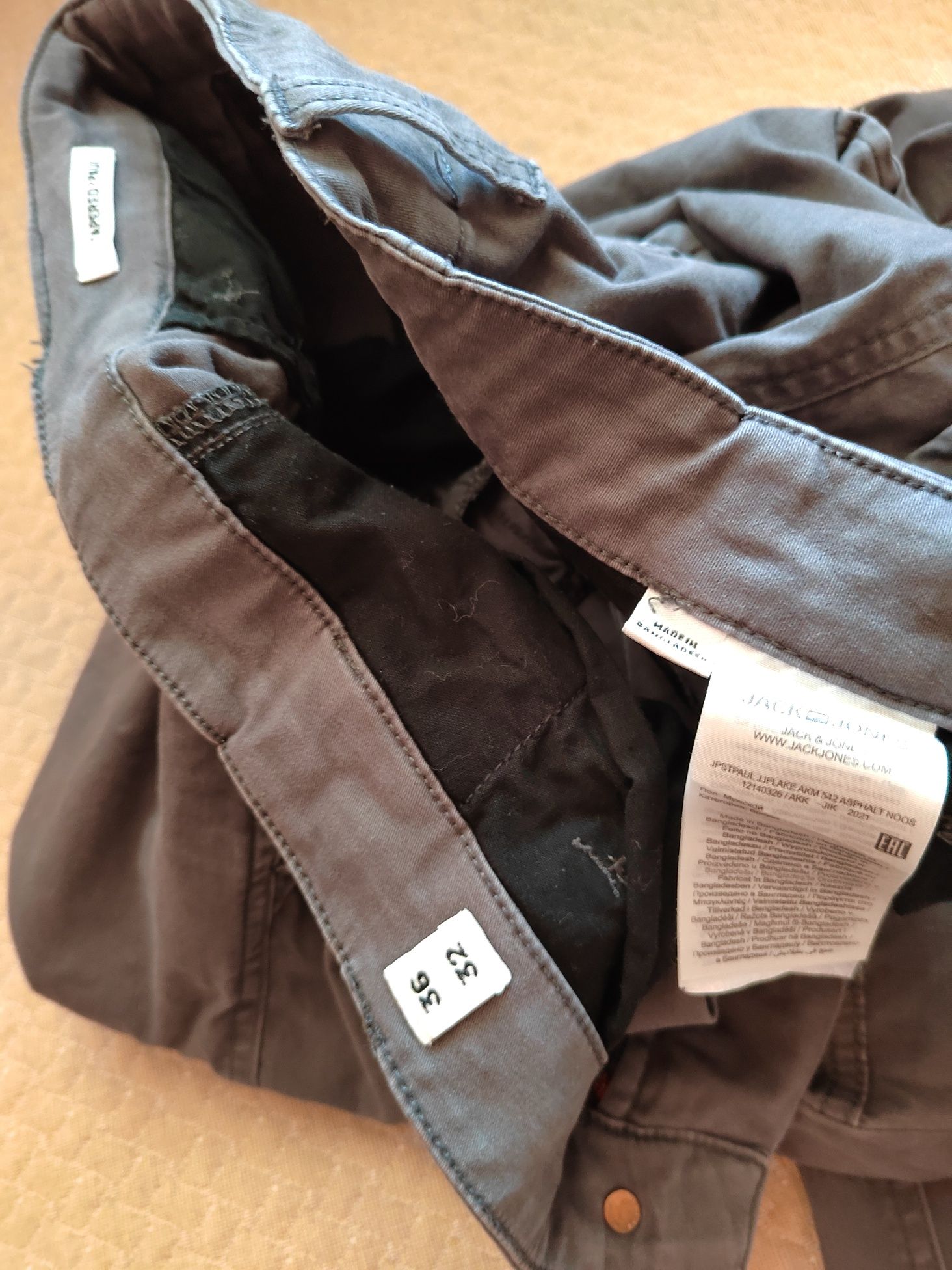 "Jake & Jones" и "Only and Sons", 36/32