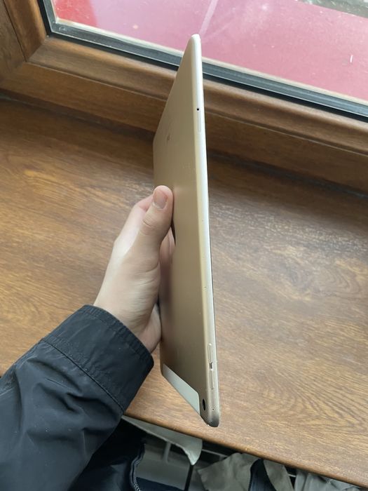 iPad Air 2 LL/A Wi-Fi+Sim ideal sotladi