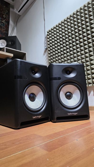 Отличные мониторы(колонки) в изумительном состояний Behringer