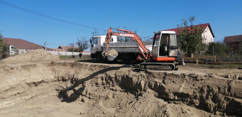 Închiriez prestez servicii miniexcavator