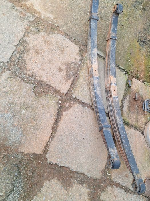 Vând arcuri iveco daily