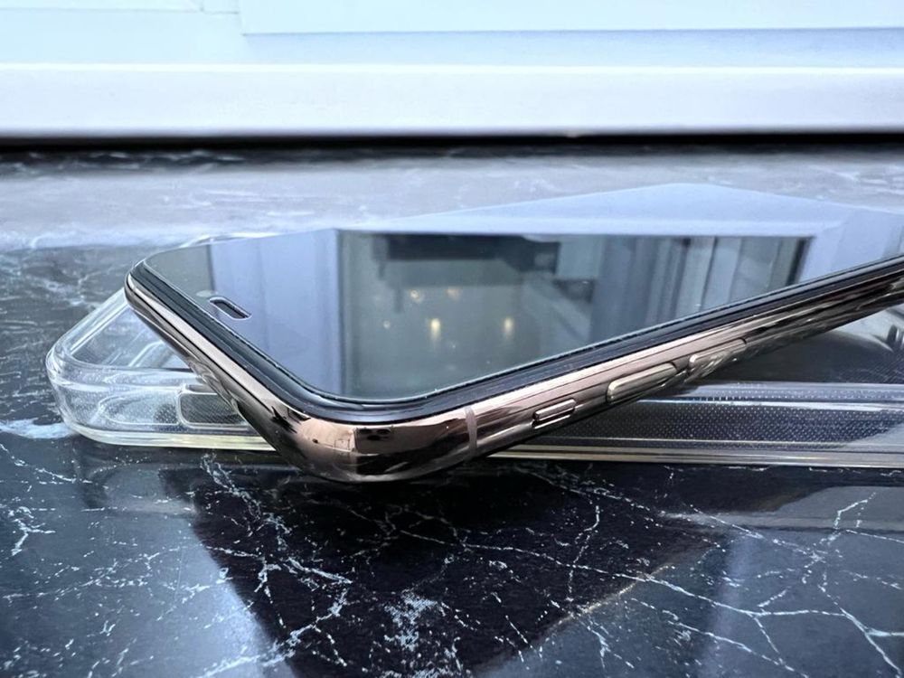 Iphone 11 pro 256 gb Gold 99% аккумулятор в идеальном состоянии