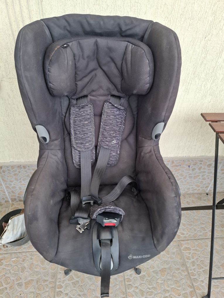 Детско столче за кола Maxi Cosi с isofix и завъртане