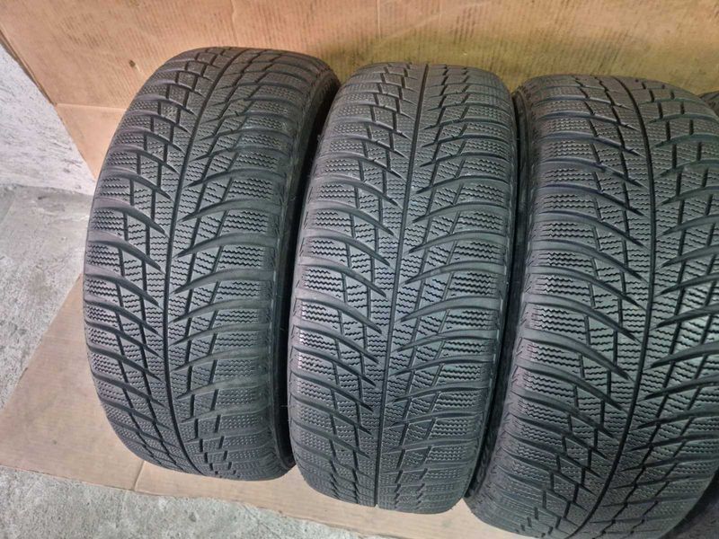4 Bridgestone R17 215/55
зимни гуми DOT2718