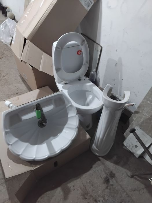 Унитаз с раковиной