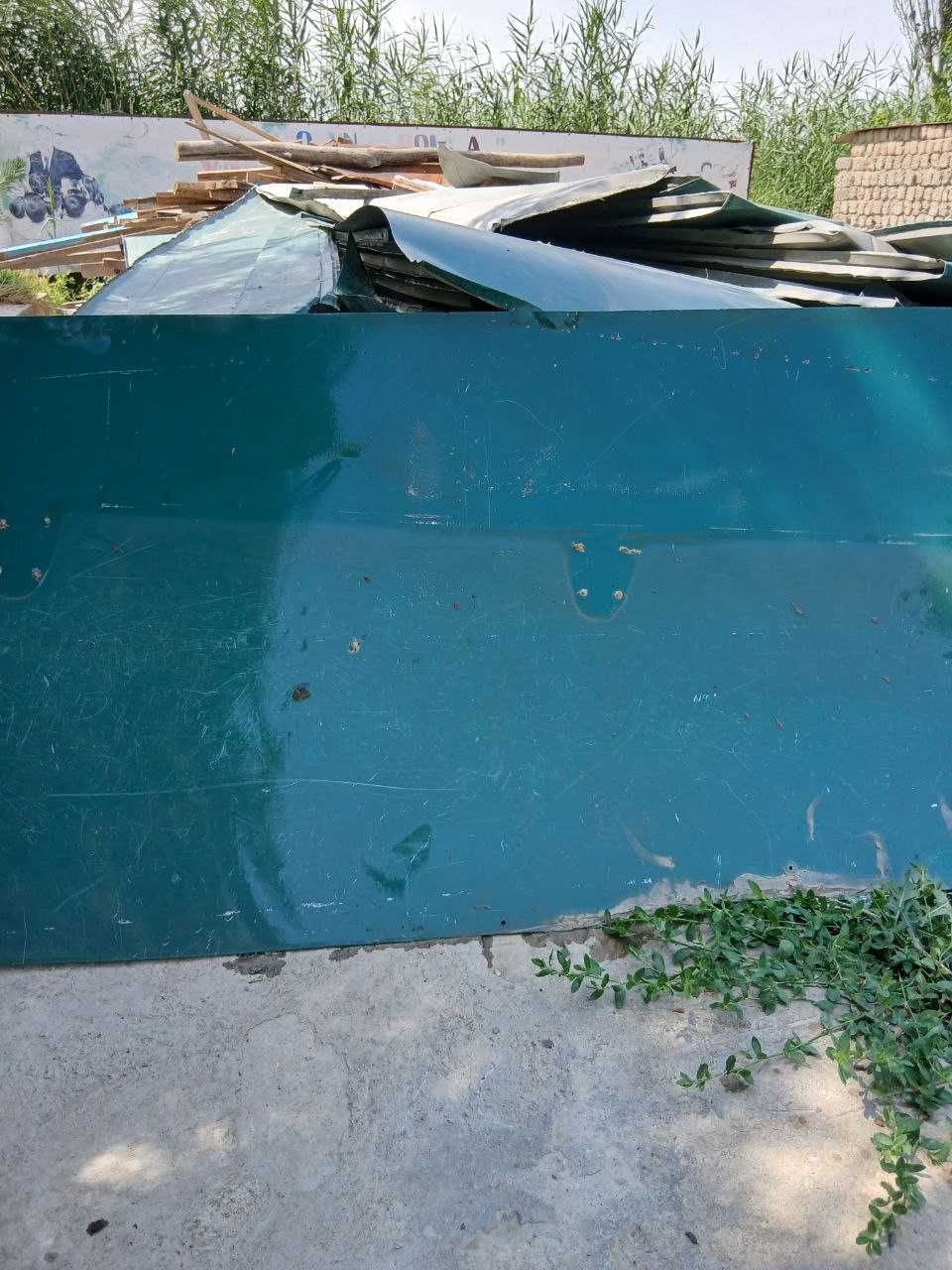 Tunika sotiladi. 60 ga 7 metr. Xolati yaxshi. Kg ga sotiladi 5000 som