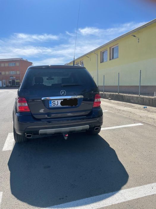 Vând Mercedes-Benz ML