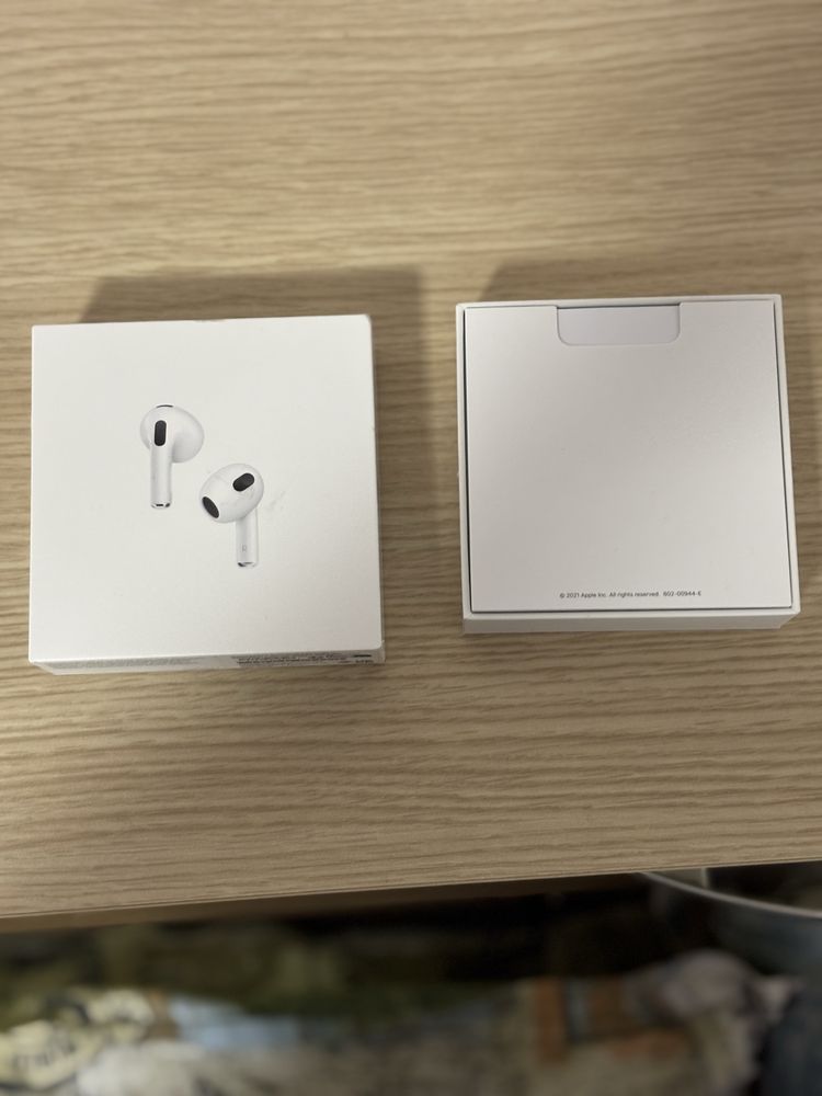 Слушалки AirPods 3