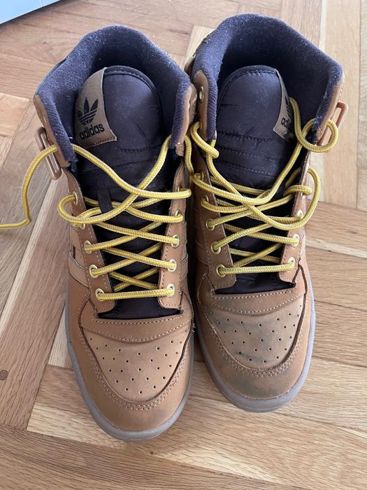 Adidas високи зимни  обувки 42 номер