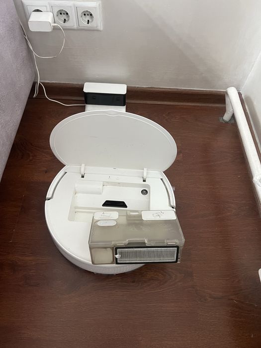 Продам робот пылесос б/у. Рабочий