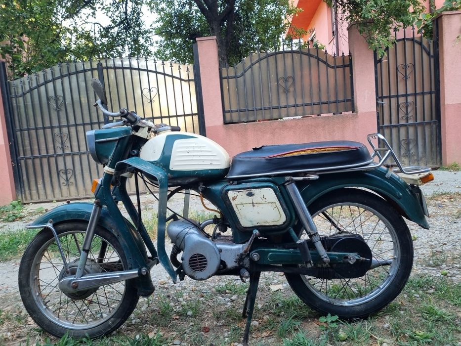 MMotoreta Mobra 50 comunista  primul model 1972