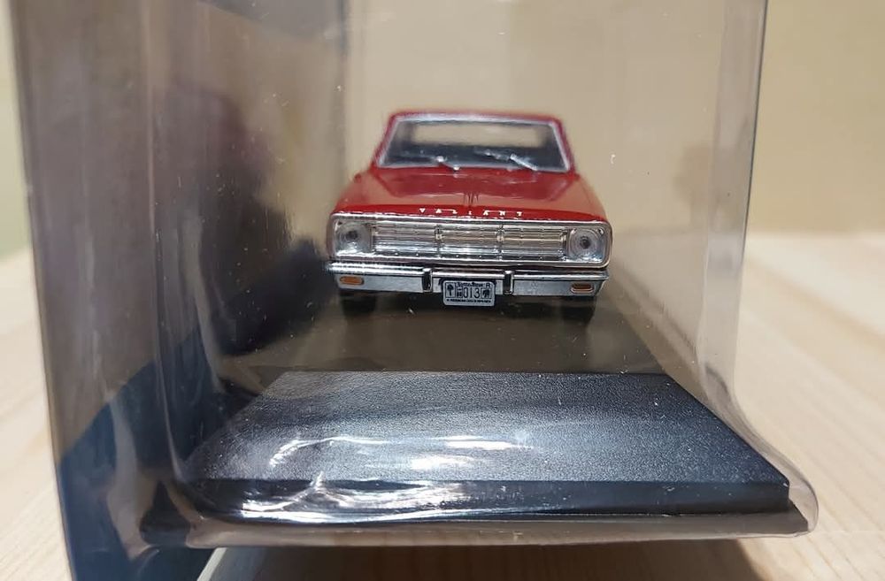 Chrysler Valiant IV. Цена: 25лв. (1/739). Мащаб 1:43, метал и