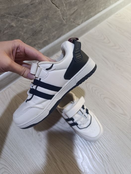 Продам б/у кроссовки для мальчика